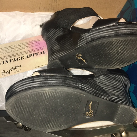 Seychelles Black Leather Wedge Sandals - Picture 7 of 7